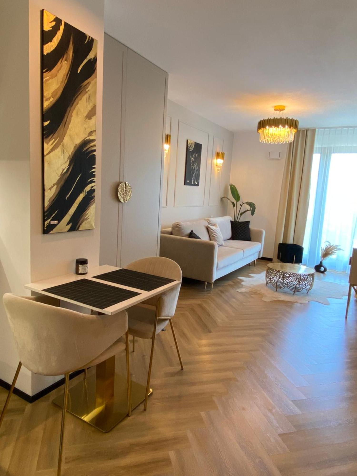 Lux Stays By Torres At K39 Cracovia Esterno foto