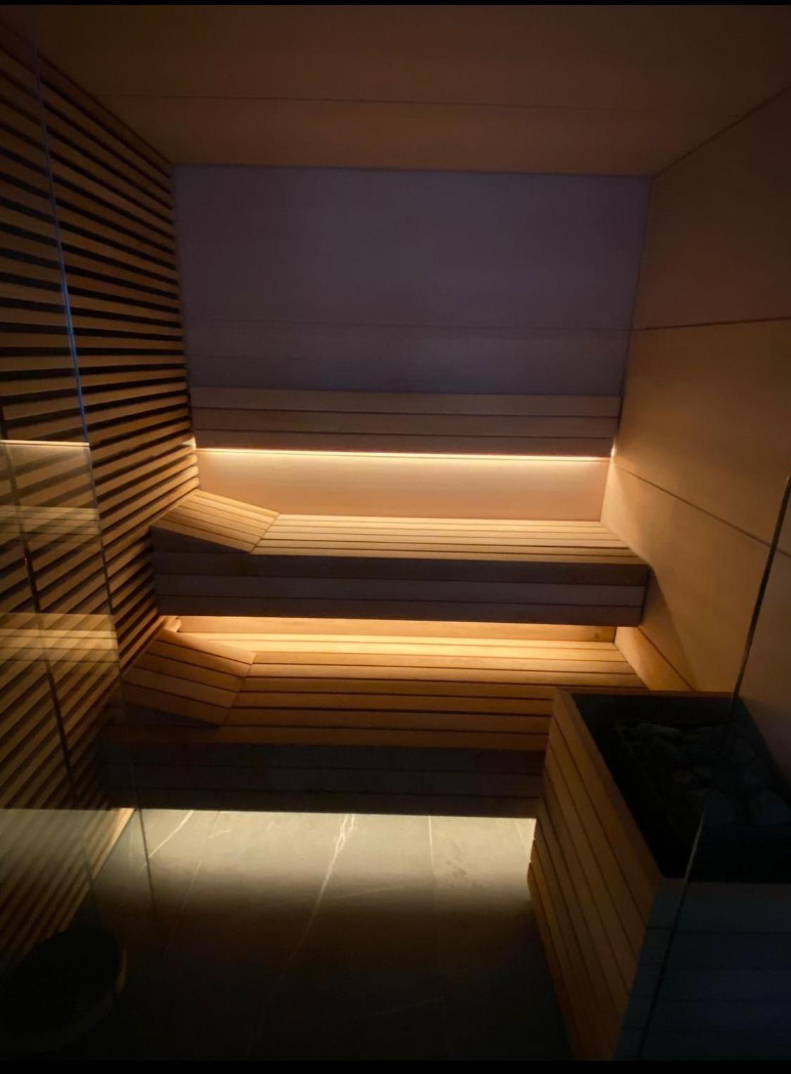 Lux Stays By Torres At K39 Cracovia Esterno foto